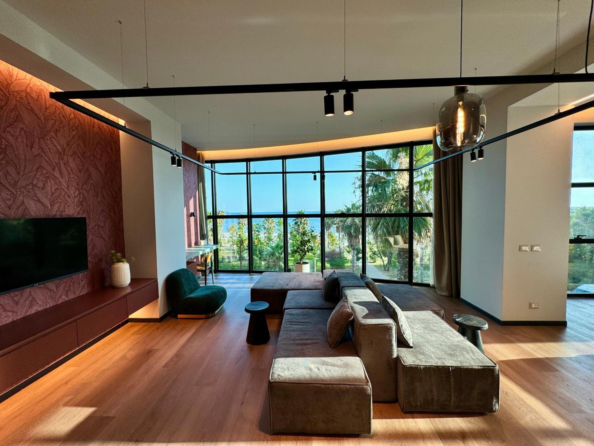 Zins Luxury Hotel