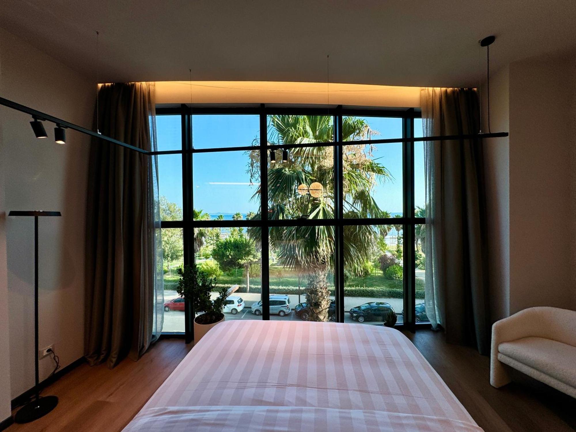 Zins Luxury Hotel