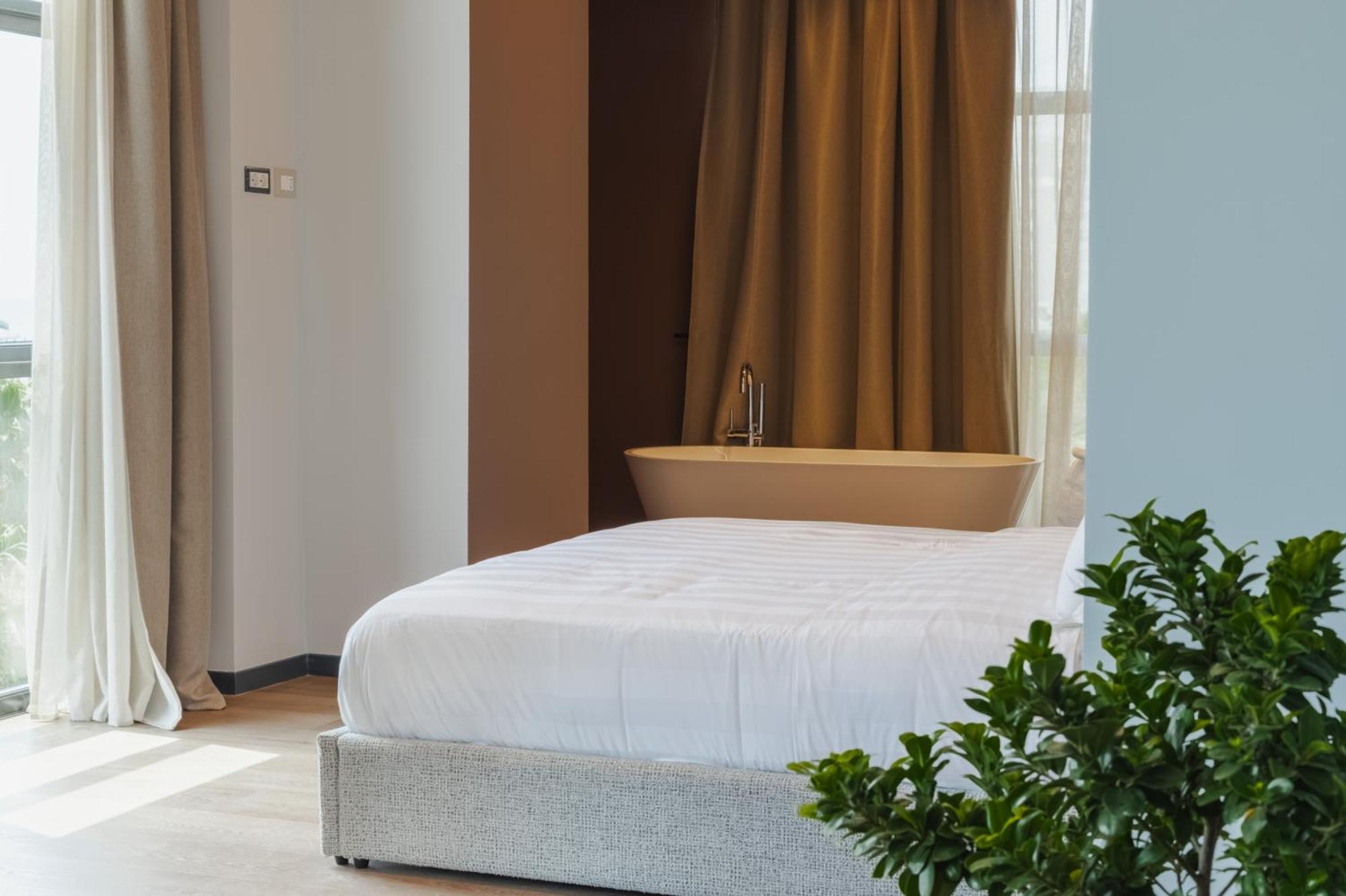 Zins Luxury Hotel